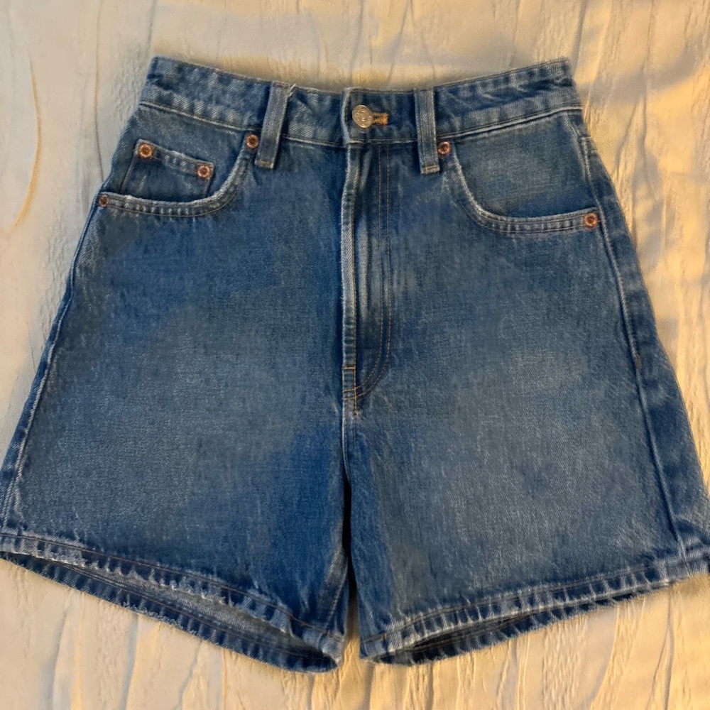 Zara Mid-Rise Classic Blue Denim Shorts